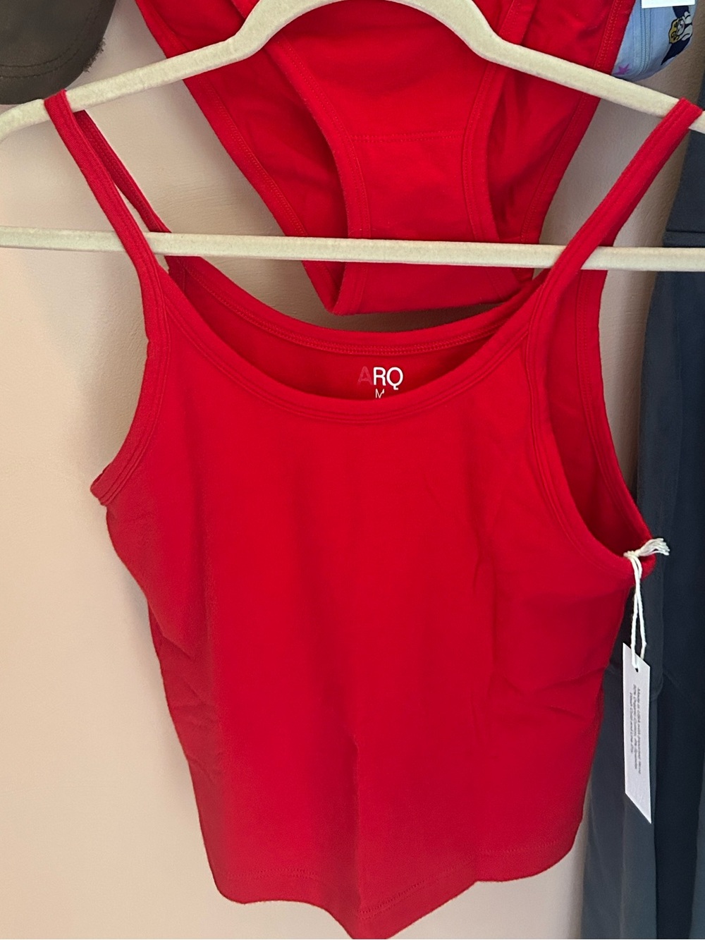 ARQ  🍒  | Crop Tank only - Picture 6 of 6